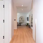 Apartment Brand New & Stylish Beachfront Next To Bacvice