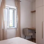 Brand New & Stylish Beachfront Next To Bacvice Apartment Split