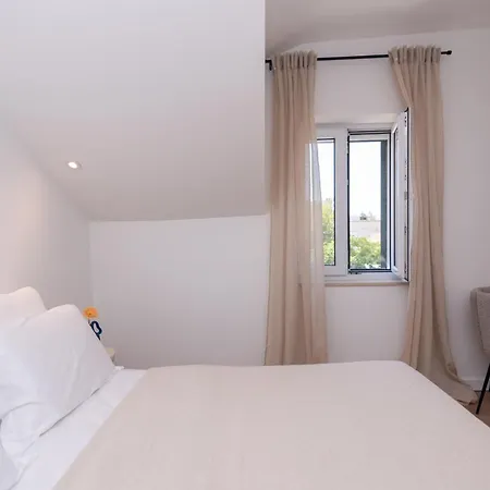 דירה Brand New & Stylish Beachfront Next To Bacvice