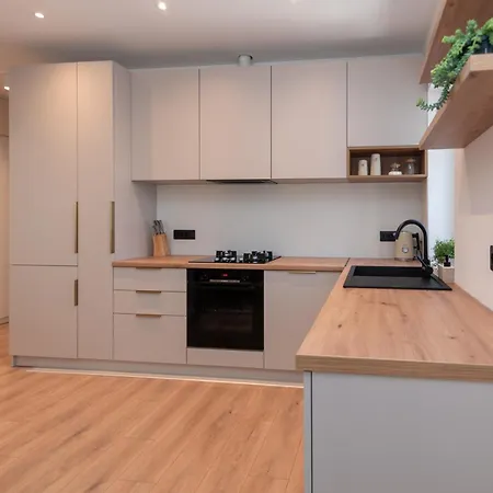 Brand New & Stylish Beachfront Next To Bacvice *