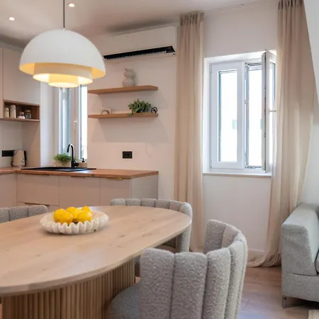 Brand New & Stylish Beachfront Next To Bacvice *