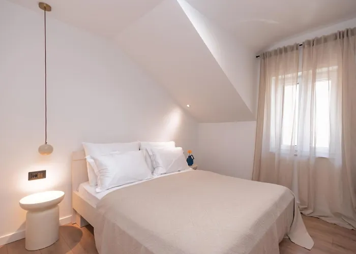 아파트 Brand New & Stylish Beachfront Next To Bacvice *