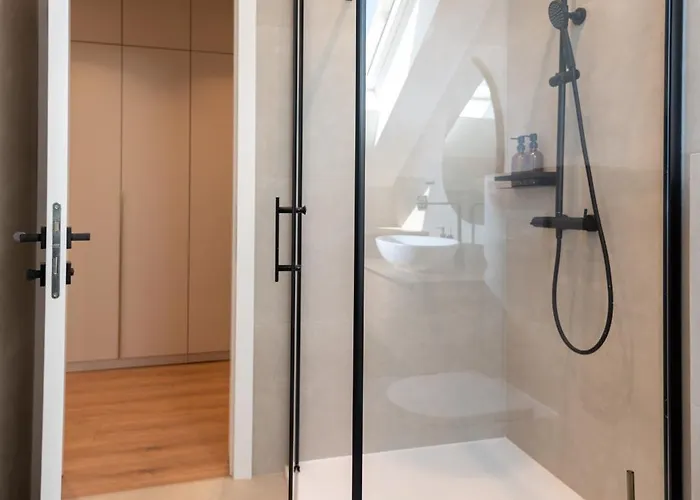 Brand New & Stylish Beachfront Next To Bacvice