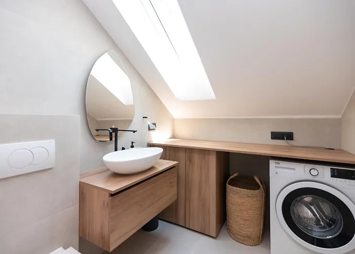 Brand New & Stylish Beachfront Next To Bacvice * 스플리트