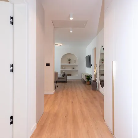 Apartmán Brand New & Stylish Beachfront Next To Bacvice