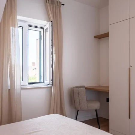 Brand New & Stylish Beachfront Next To Bacvice Apartmán Split