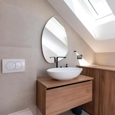 Brand New & Stylish Beachfront Next To Bacvice *